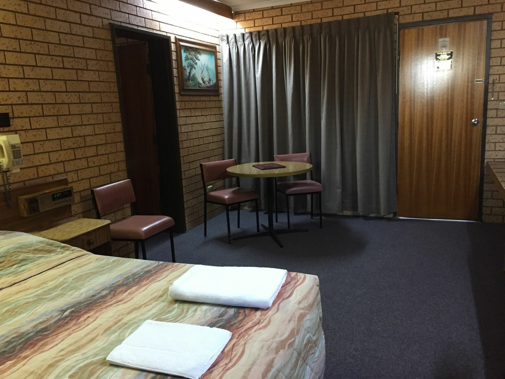 Lakeview Motel 3*
