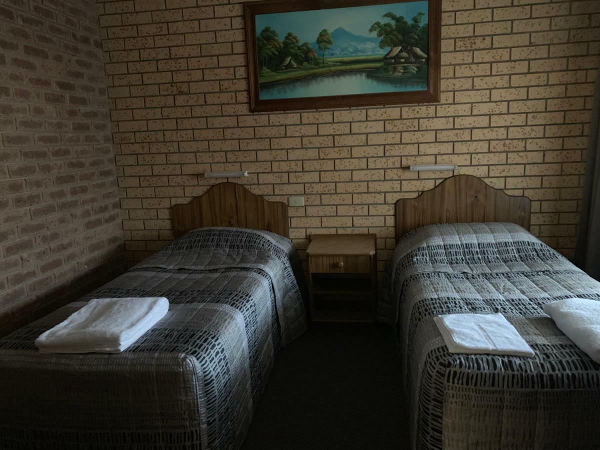 Lakeview Motel 3*